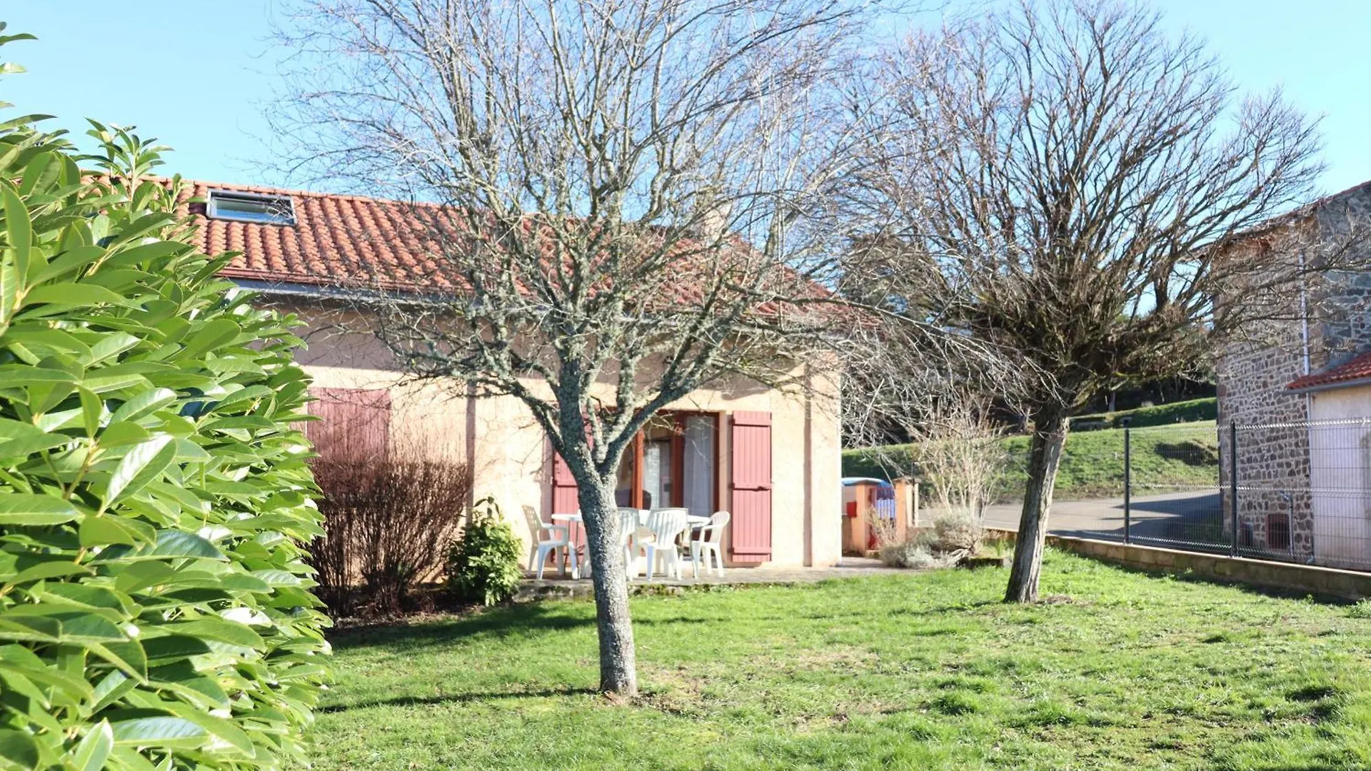 Les Mesanges - Jardin - Nature Agnat Holiday home